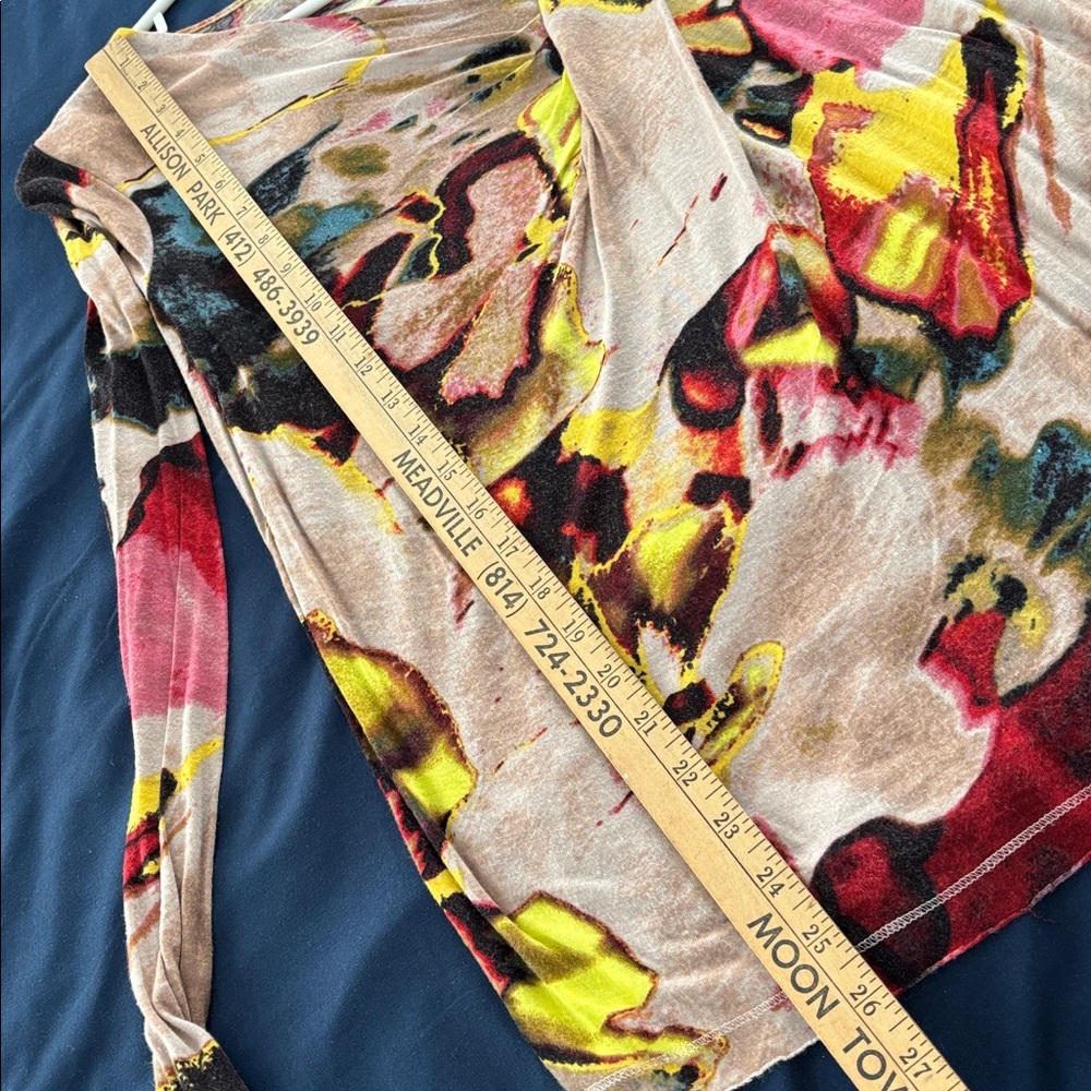 Vera Wang abstract top - Picture 9 of 10